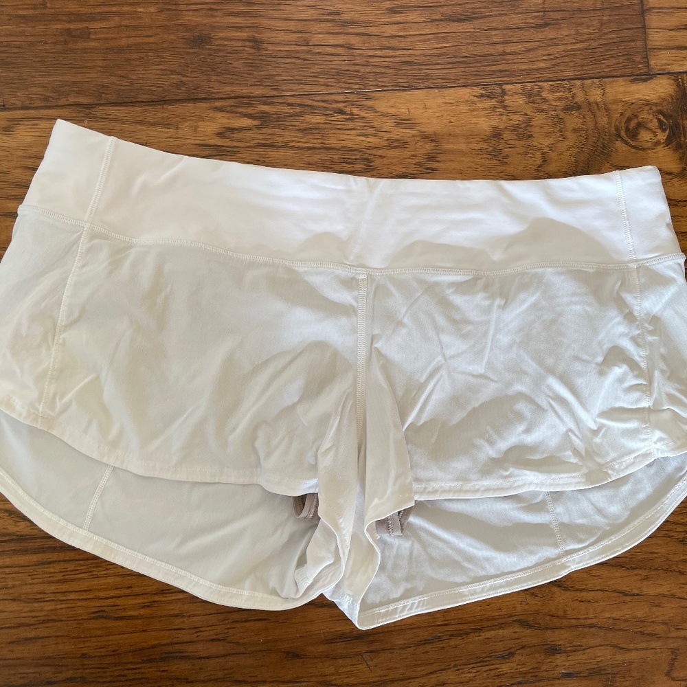 Lululemon Speed Up Mid-Rise Short 2.5”